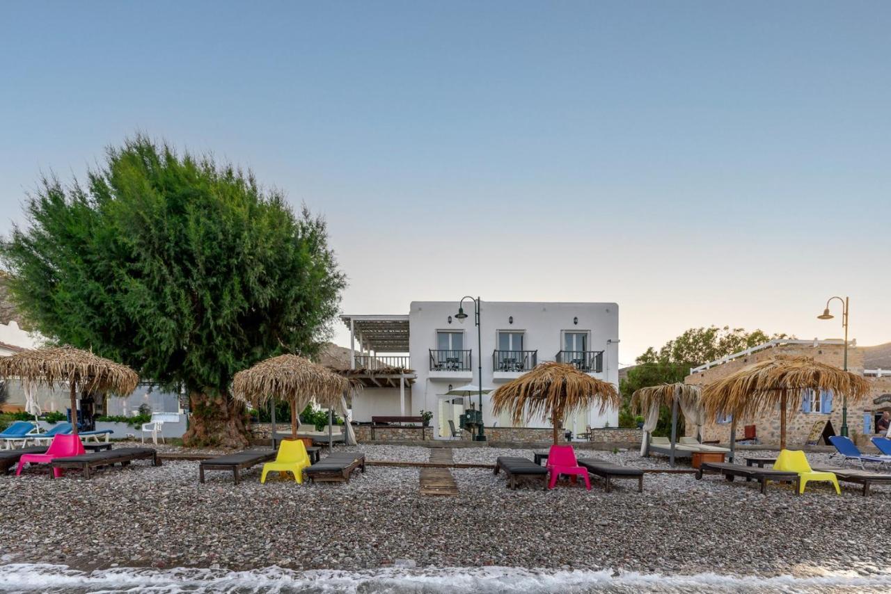 Uno Beachfront Suite Livadia  Eksteriør bilde