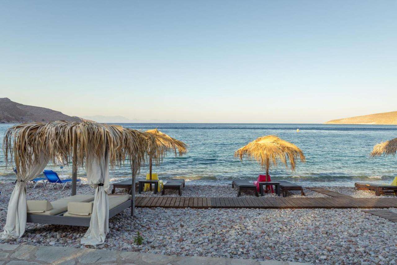 Uno Beachfront Suite Livadia  Eksteriør bilde