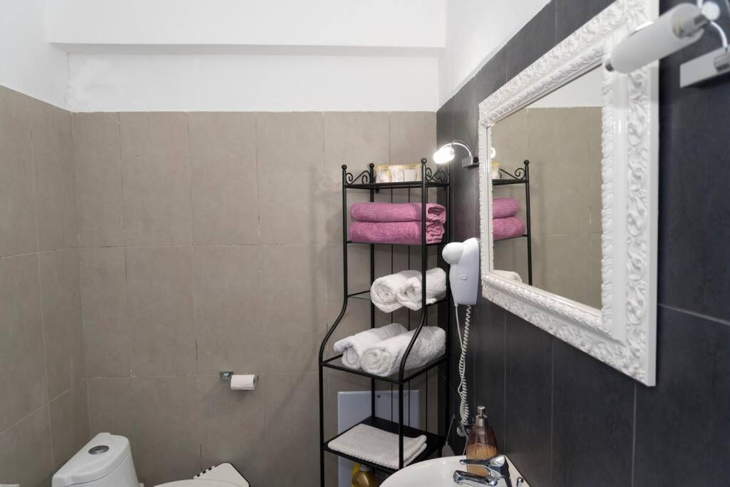 Uno Beachfront Suite Livadia  Eksteriør bilde