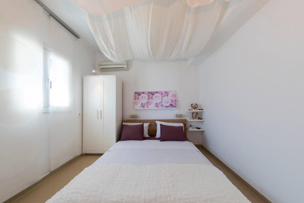Uno Beachfront Suite Livadia  Eksteriør bilde