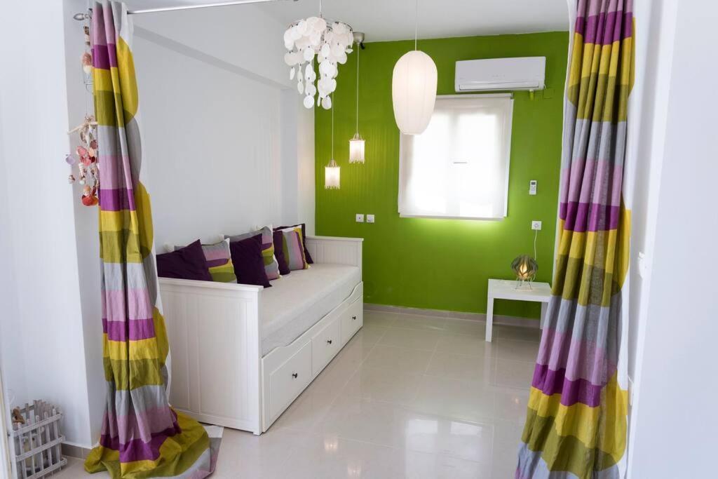 Uno Beachfront Suite Livadia  Eksteriør bilde